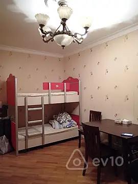 Kirayə verilir 2 otaqlı köhnə tikili 45 m²