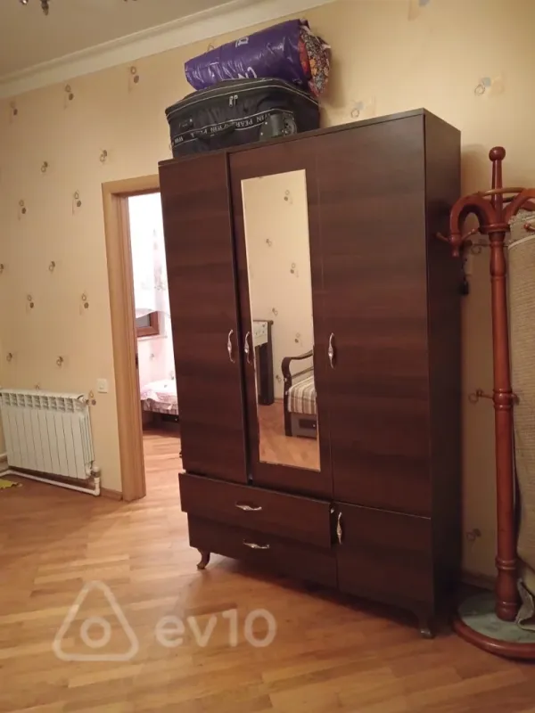 Kirayə verilir 2 otaqlı köhnə tikili 45 m²