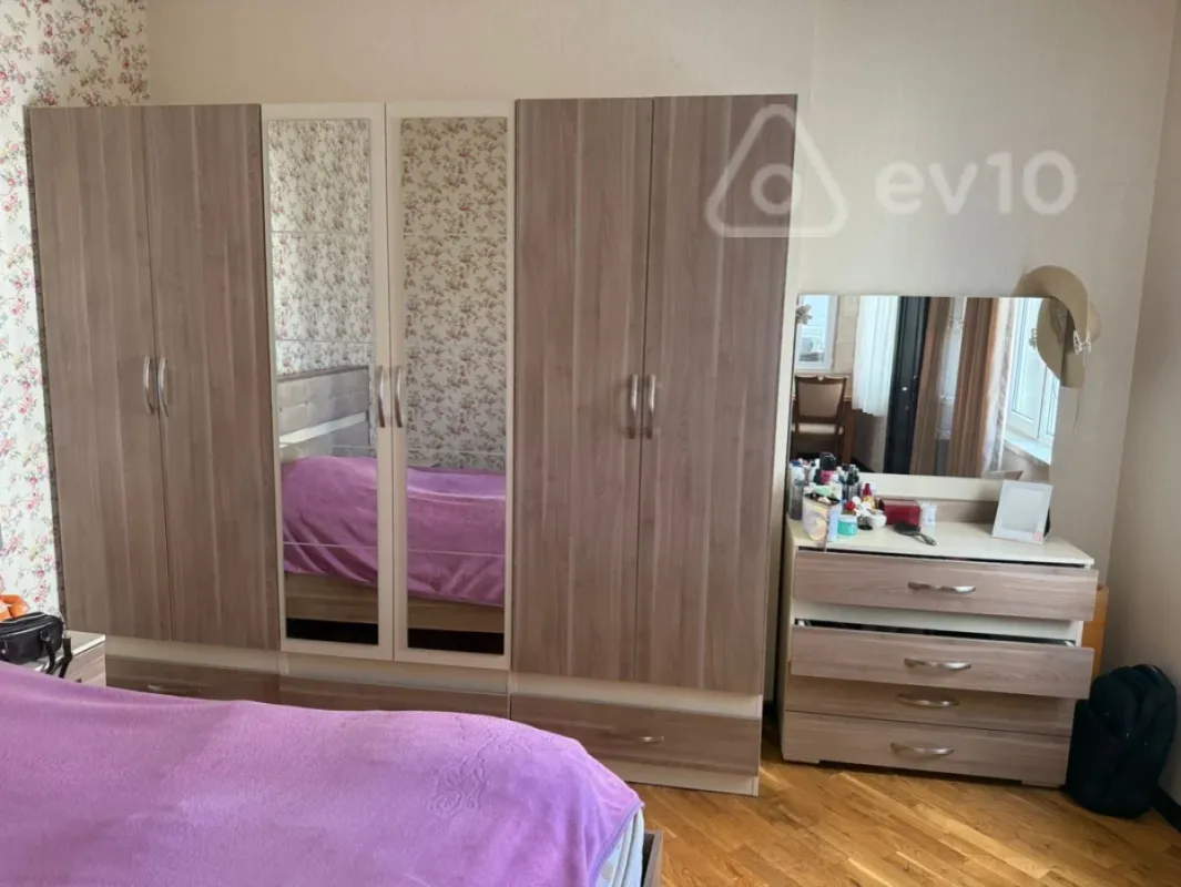 Kirayə verilir 3 otaqlı yeni tikili 100 m²