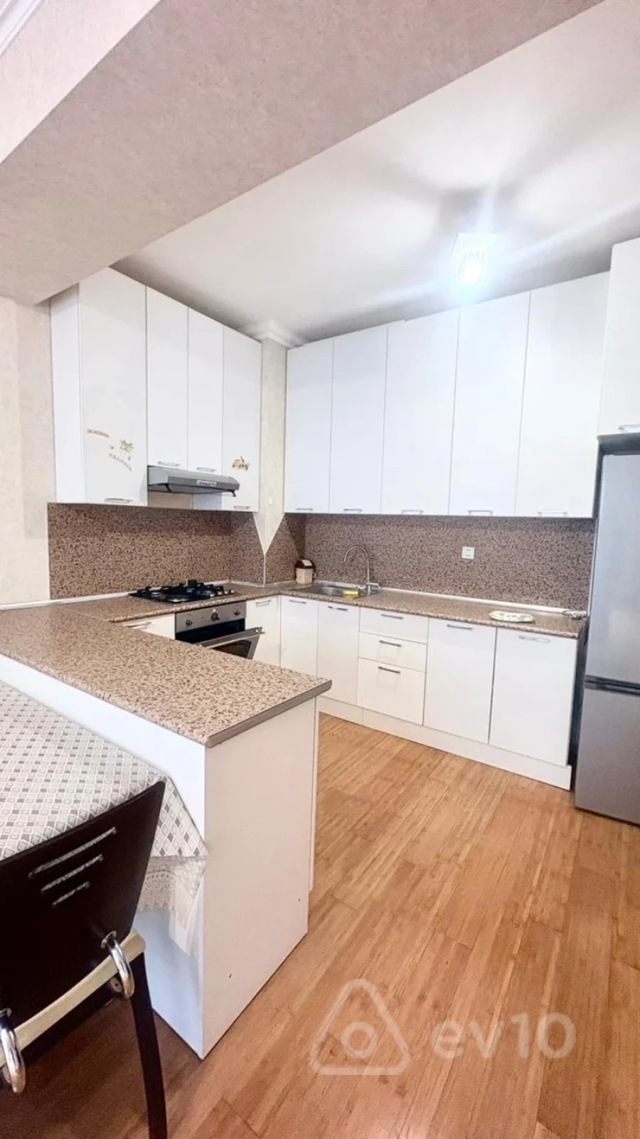 Kirayə verilir 2 otaqlı yeni tikili 60 m²