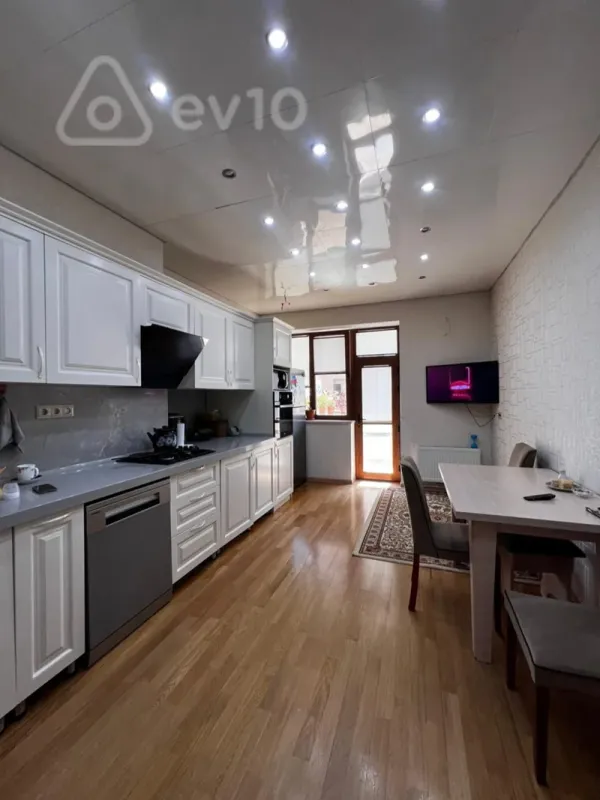 Satılır 4 otaqlı yeni tikili 139 m²