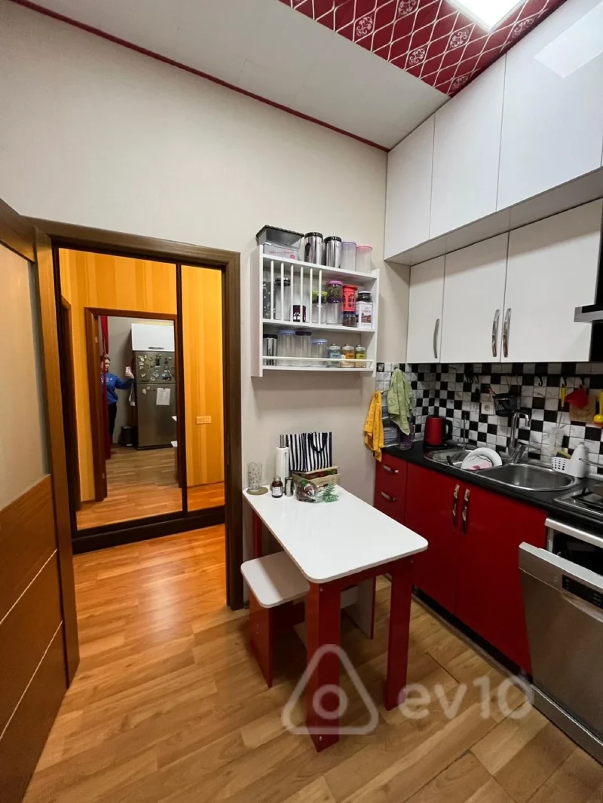 Kirayə verilir 2 otaqlı yeni tikili 66 m²