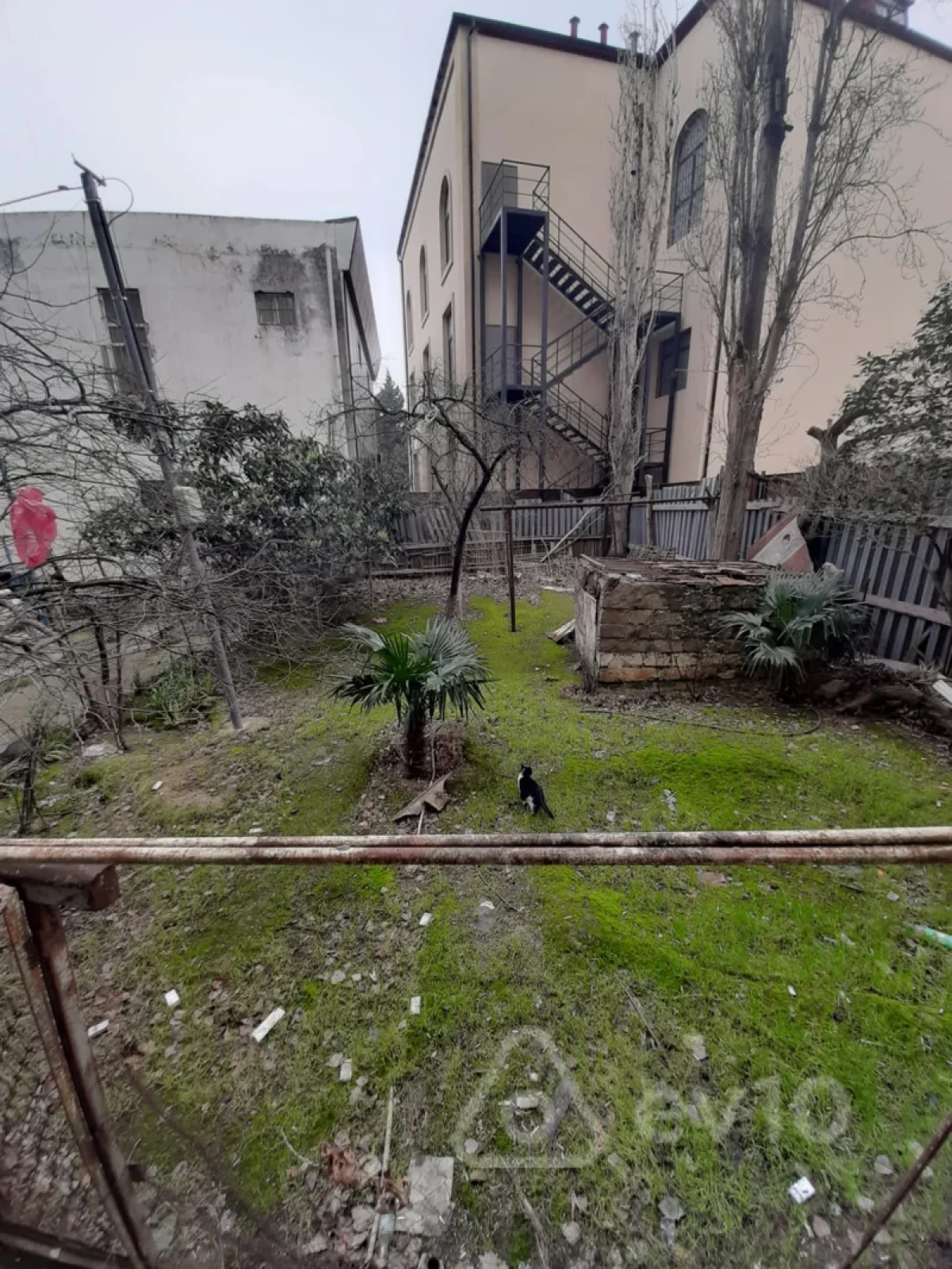 Satılır 4 otaqlı köhnə tikili 90 m²