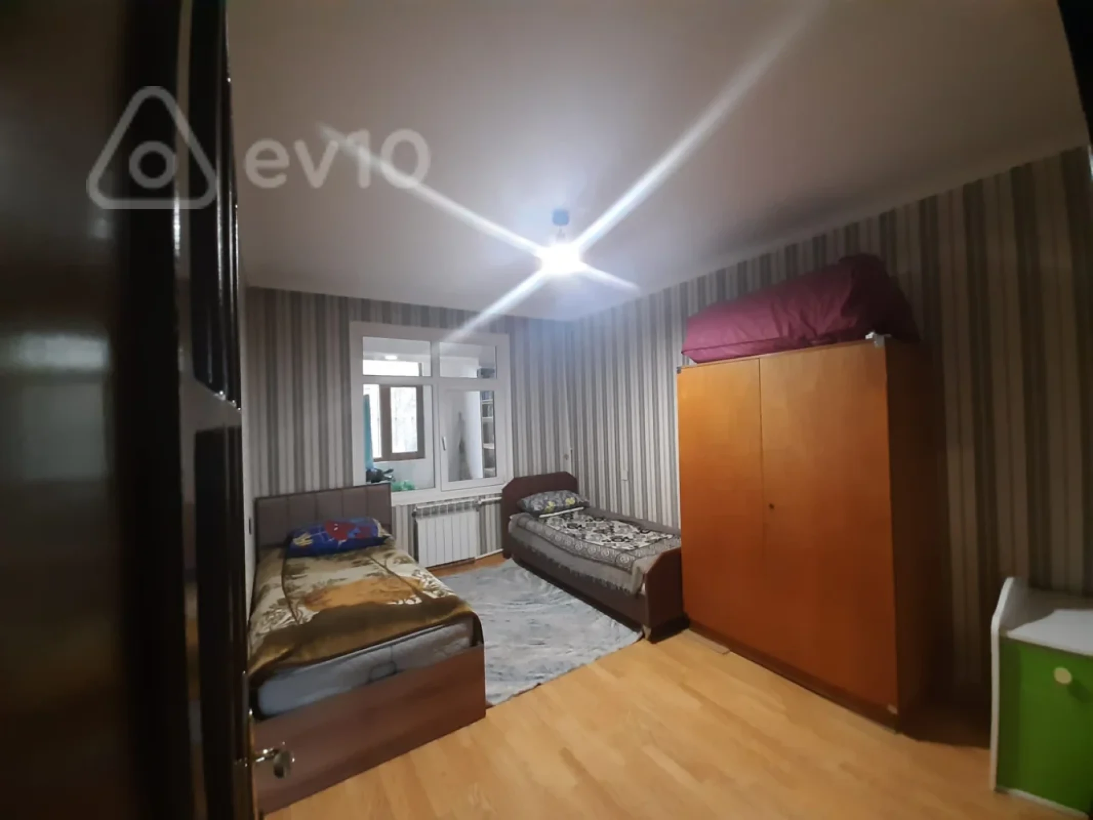 Satılır 4 otaqlı köhnə tikili 90 m²