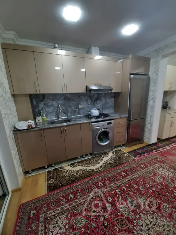 Satılır 4 otaqlı köhnə tikili 90 m²
