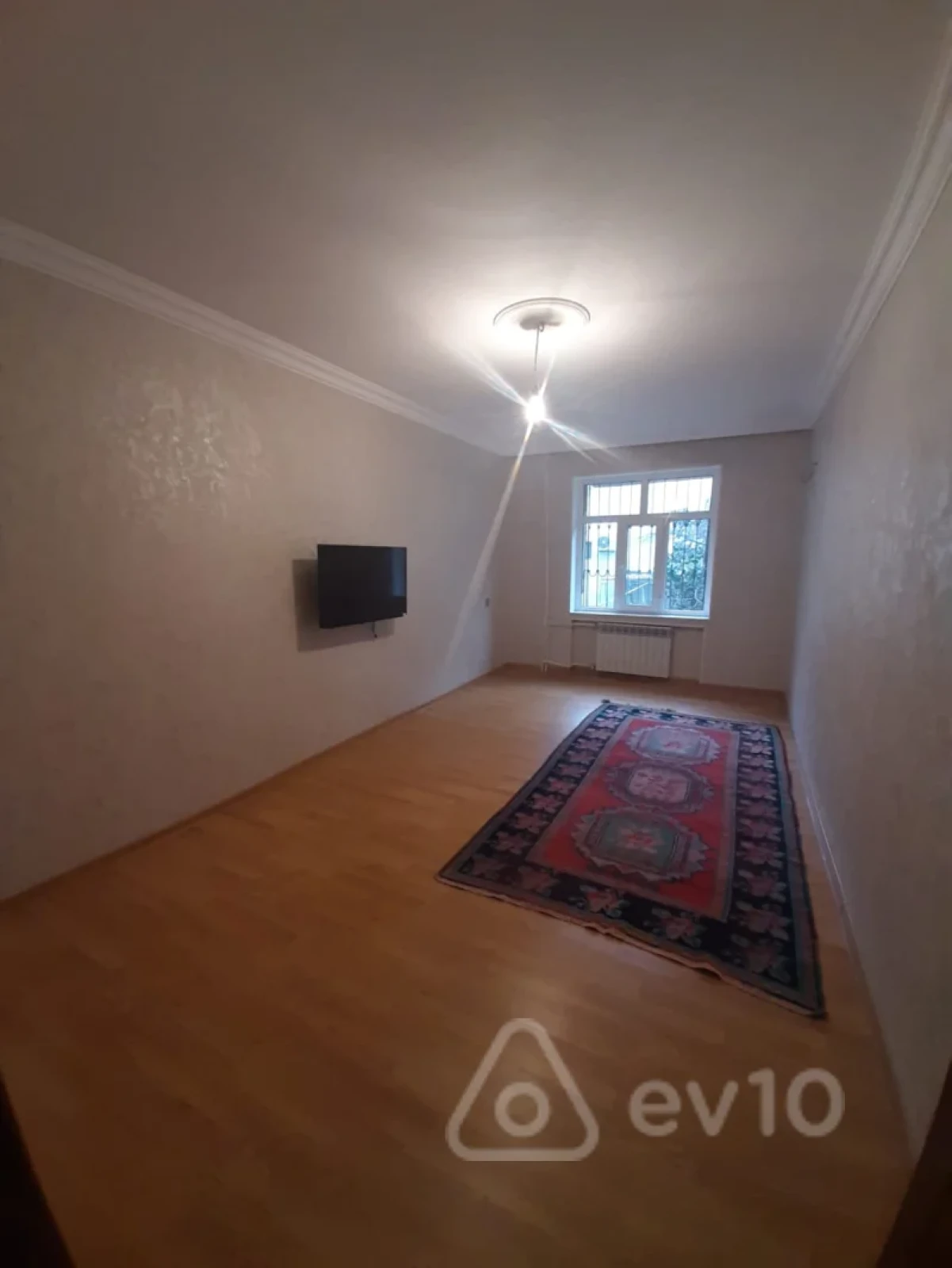 Satılır 4 otaqlı köhnə tikili 90 m²