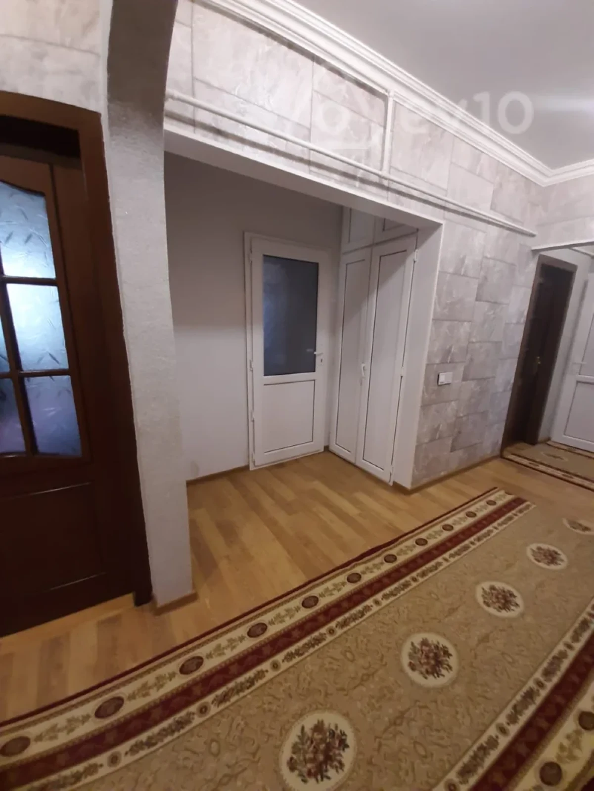 Satılır 4 otaqlı köhnə tikili 90 m²