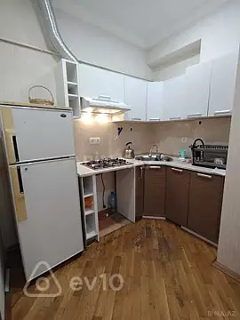 Kirayə verilir 2 otaqlı köhnə tikili 50 m²