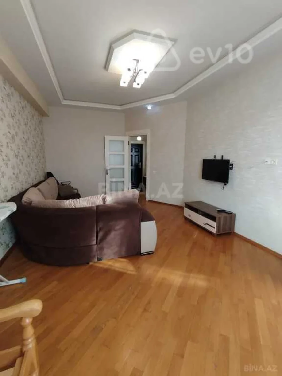 Kirayə verilir 2 otaqlı köhnə tikili 50 m²