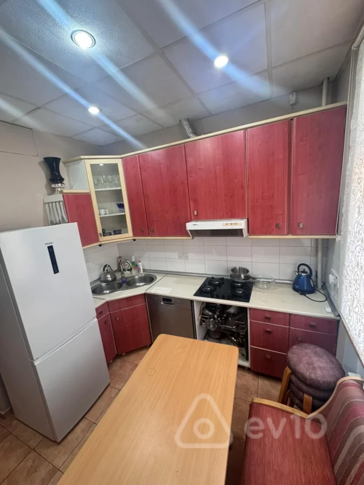 Kirayə verilir 2 otaqlı köhnə tikili 70 m²