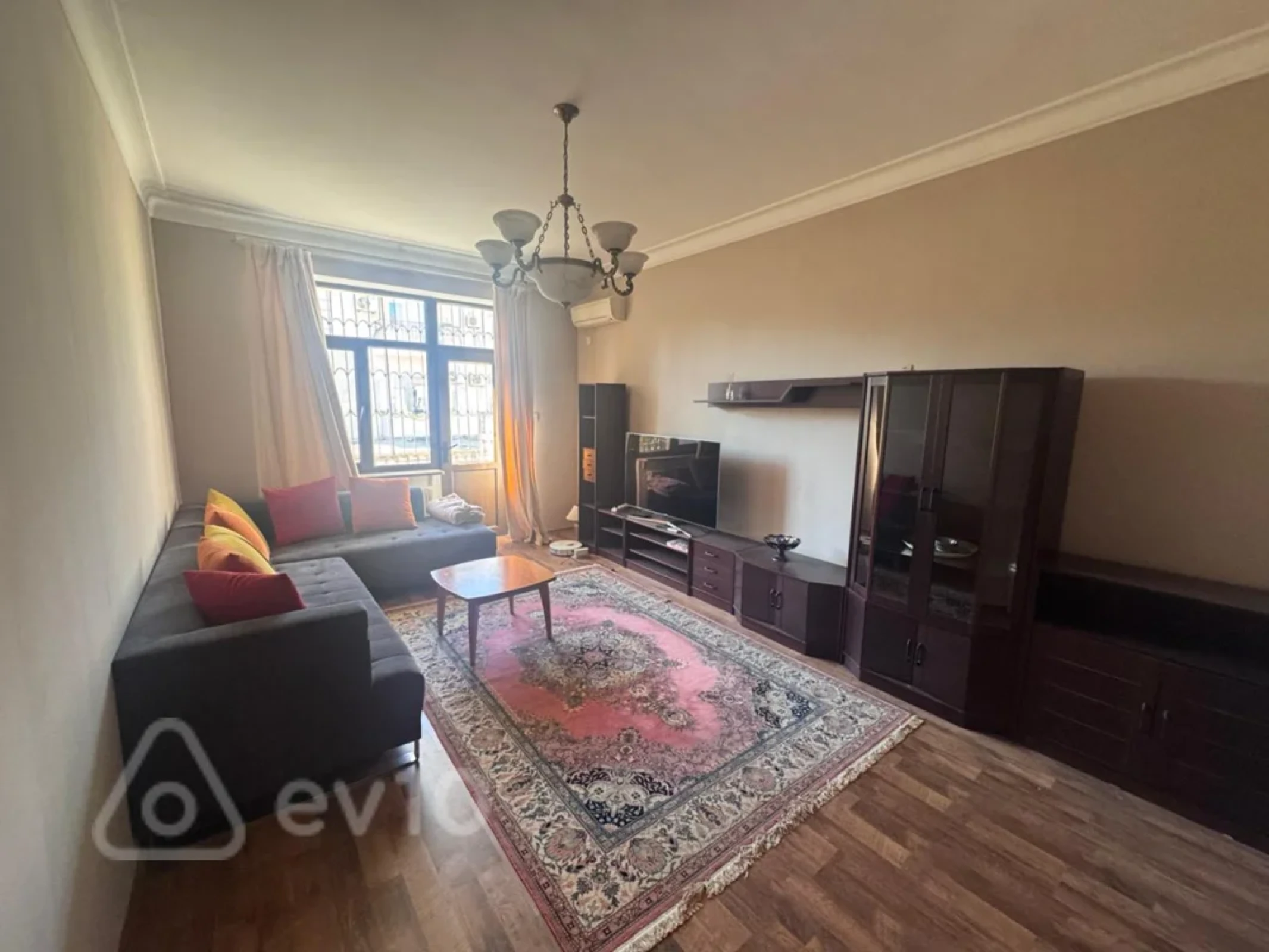 Kirayə verilir 2 otaqlı köhnə tikili 70 m²