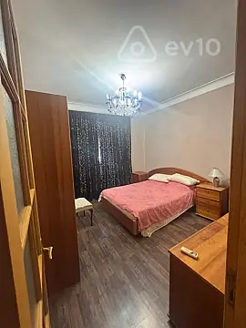 Kirayə verilir 2 otaqlı köhnə tikili 70 m²