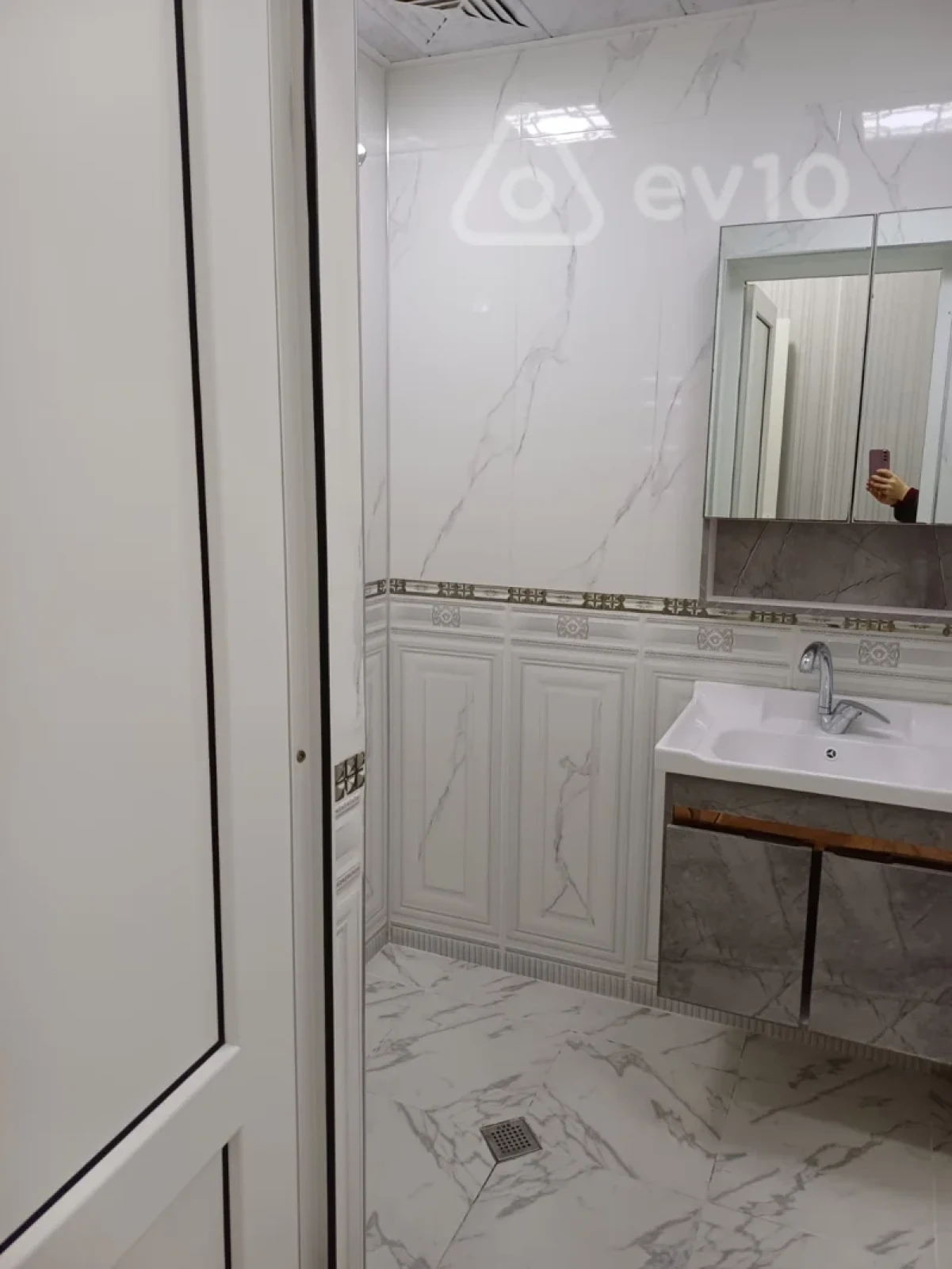 Satılır 3 otaqlı yeni tikili 85 m²