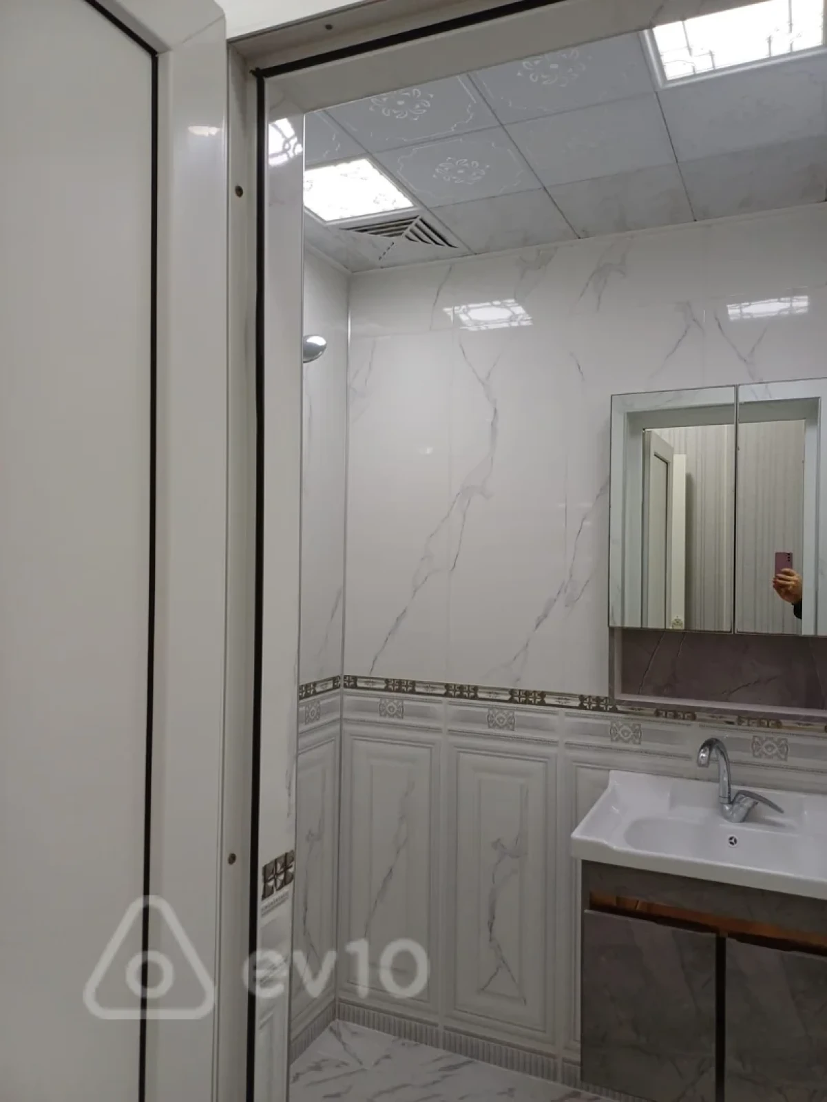 Satılır 3 otaqlı yeni tikili 85 m²