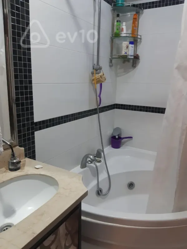 Kirayə verilir 2 otaqlı yeni tikili 85 m²