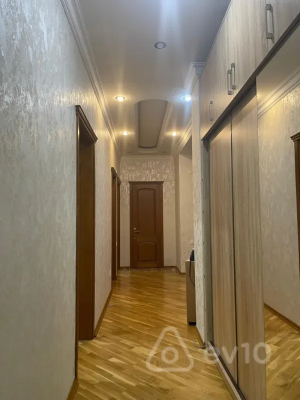 Kirayə verilir 3 otaqlı yeni tikili 102 m²