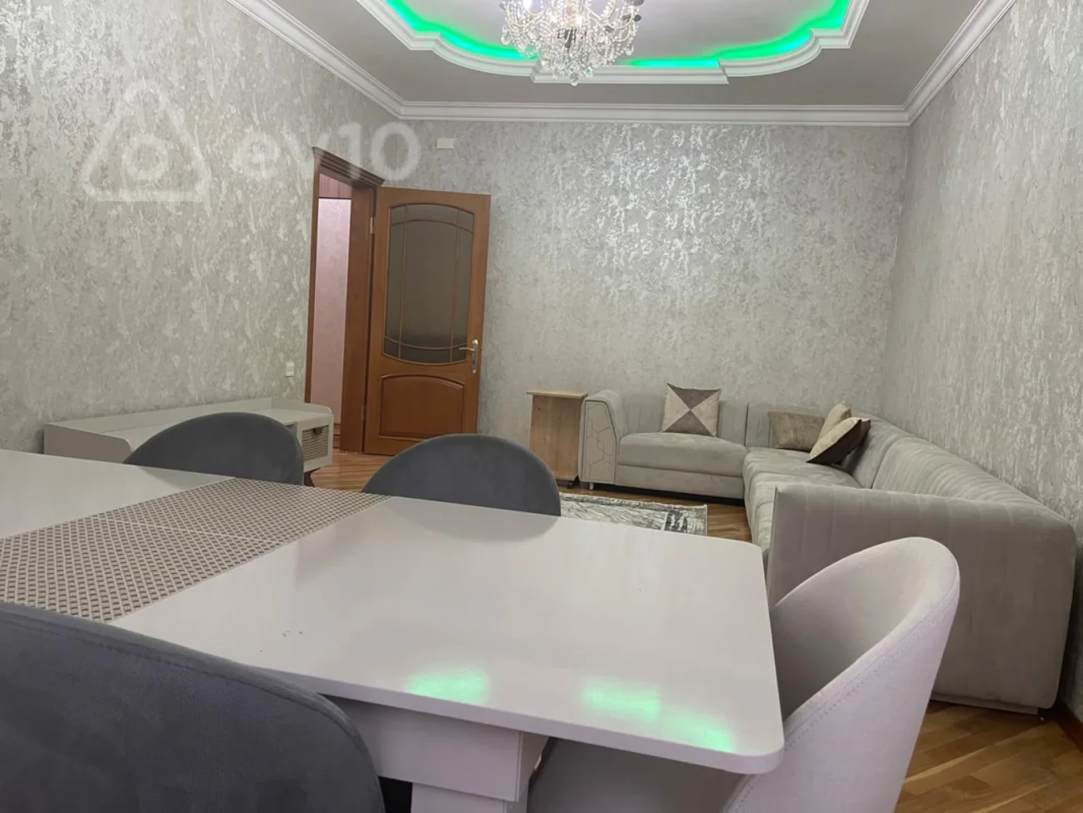 Kirayə verilir 3 otaqlı yeni tikili 102 m²
