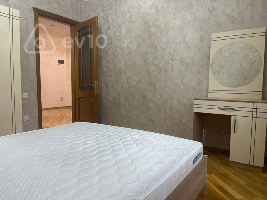 Kirayə verilir 3 otaqlı yeni tikili 102 m²