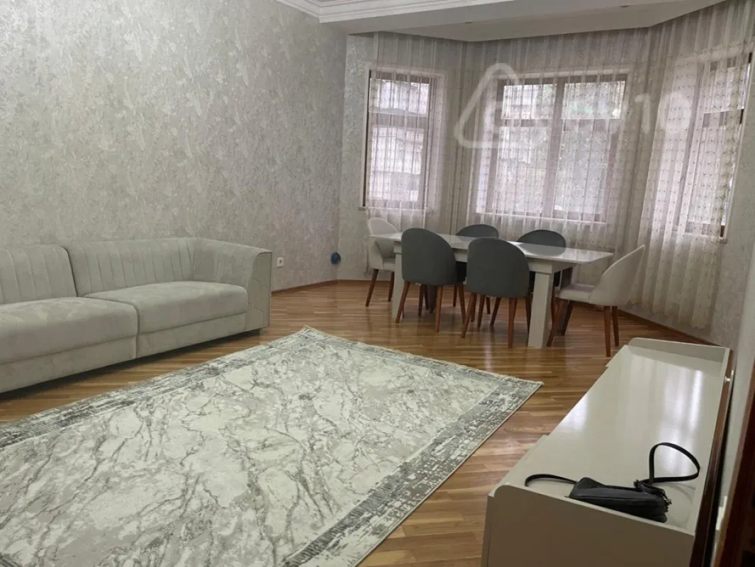 Kirayə verilir 3 otaqlı yeni tikili 102 m²