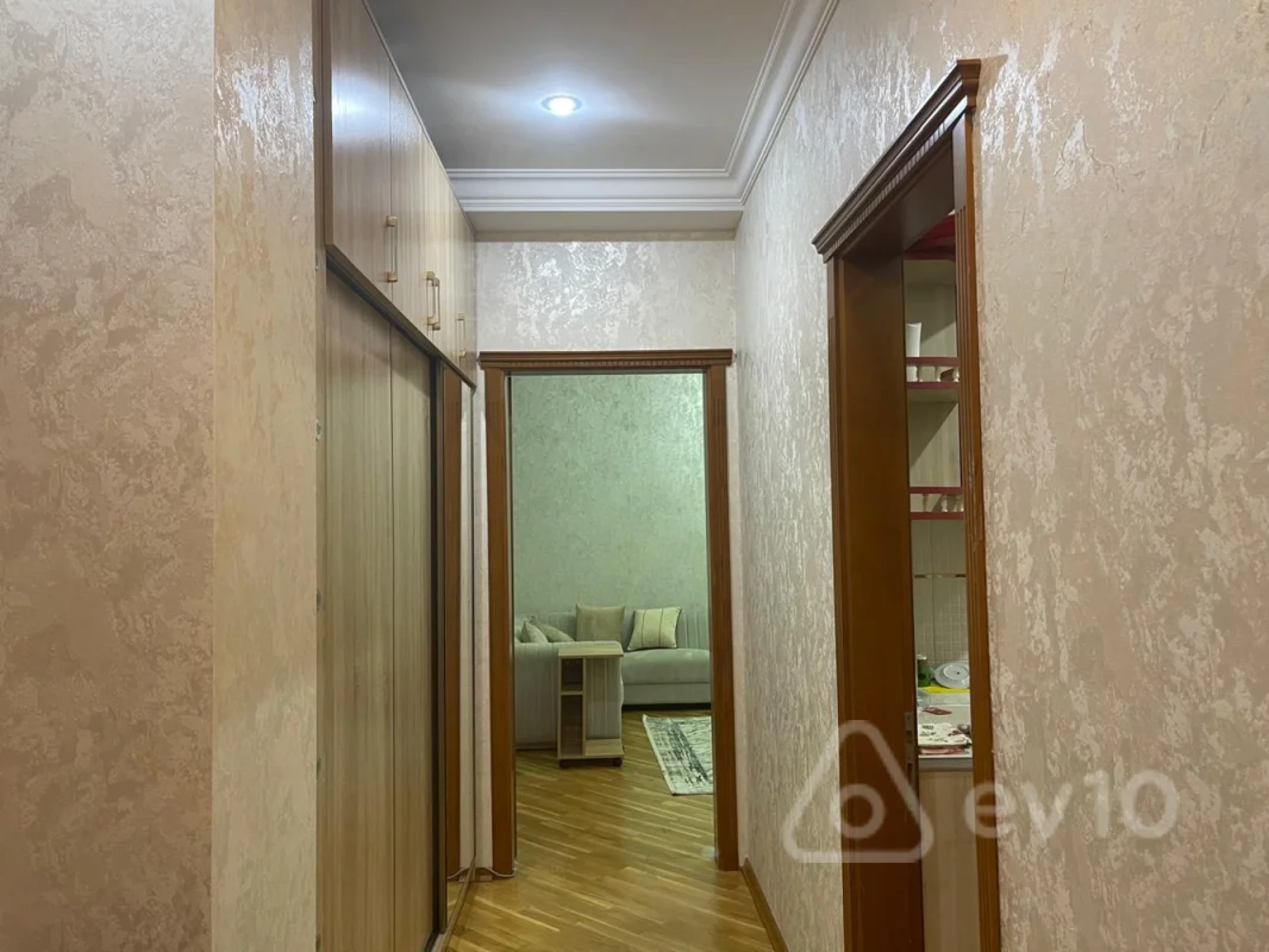 Kirayə verilir 3 otaqlı yeni tikili 102 m²