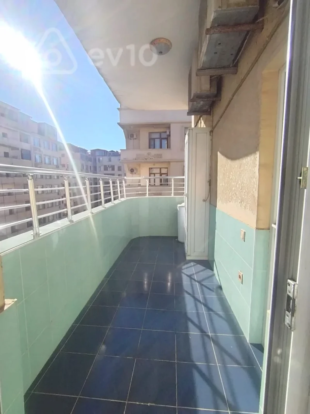 Satılır 3 otaqlı yeni tikili 130 m²
