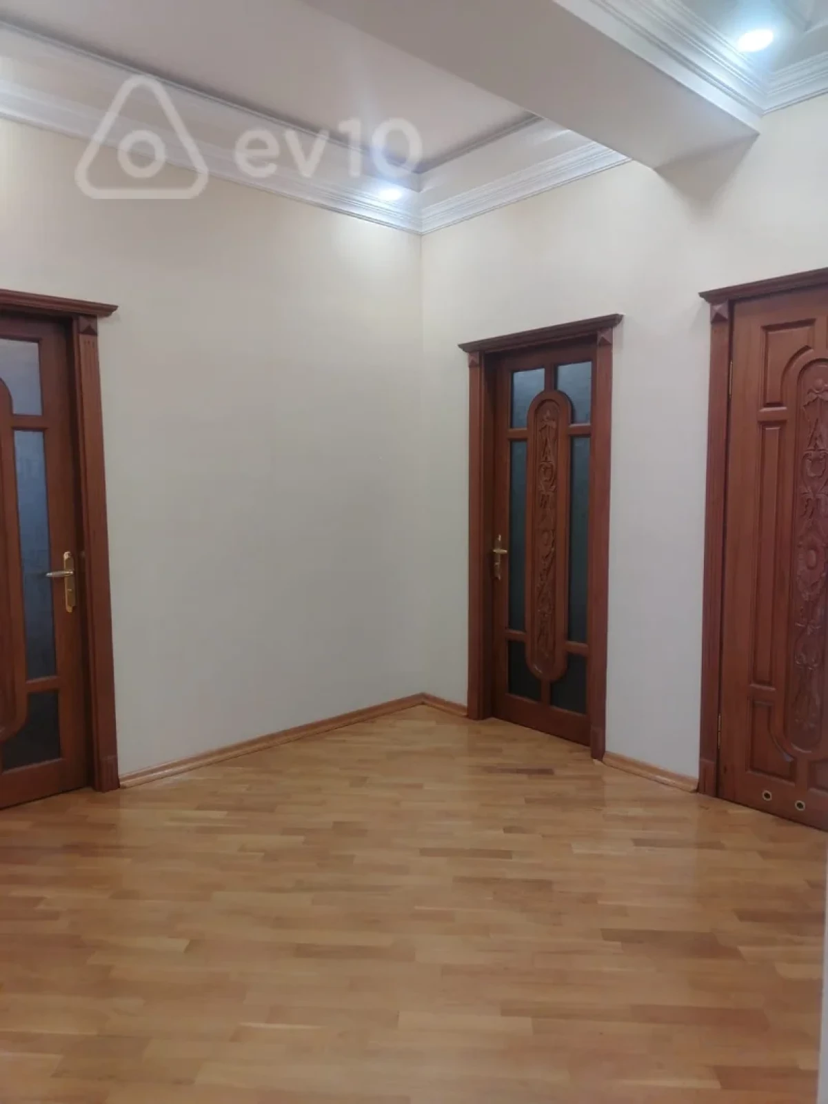 Satılır 3 otaqlı yeni tikili 130 m²