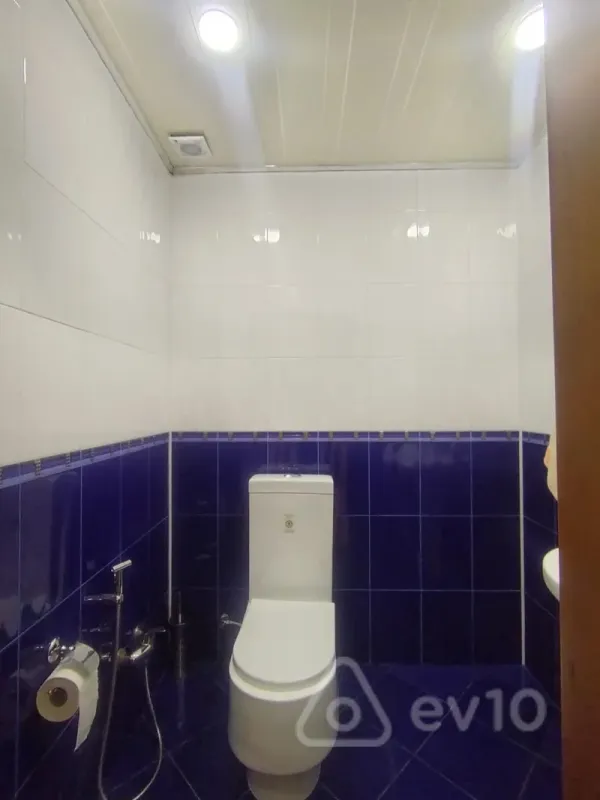 Satılır 3 otaqlı yeni tikili 130 m²