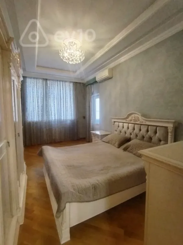 Satılır 3 otaqlı yeni tikili 130 m²