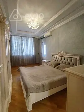 Satılır 3 otaqlı yeni tikili 130 m²