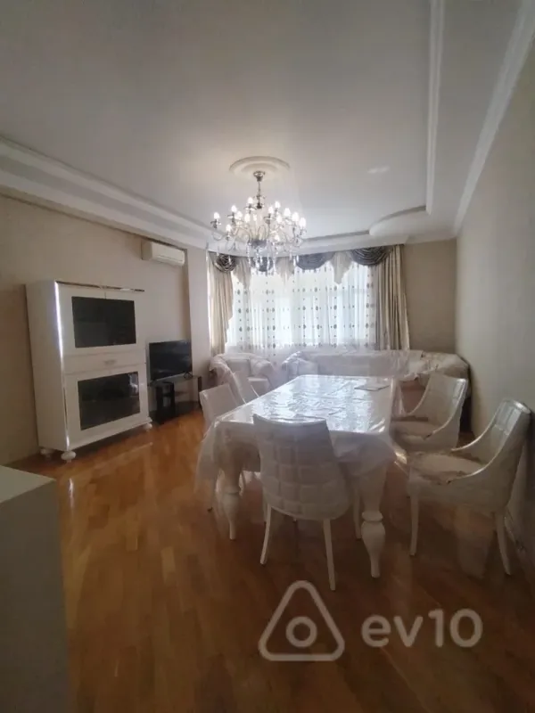 Satılır 3 otaqlı yeni tikili 130 m²