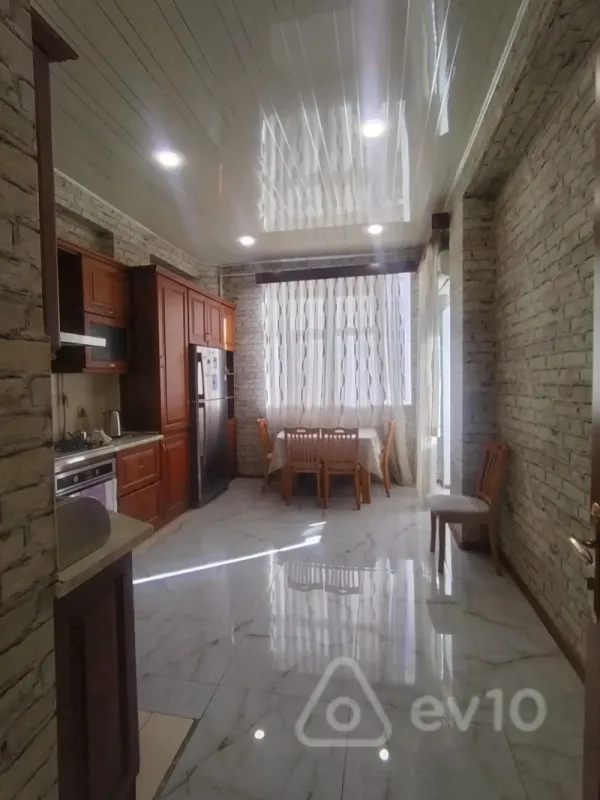 Satılır 3 otaqlı yeni tikili 130 m²