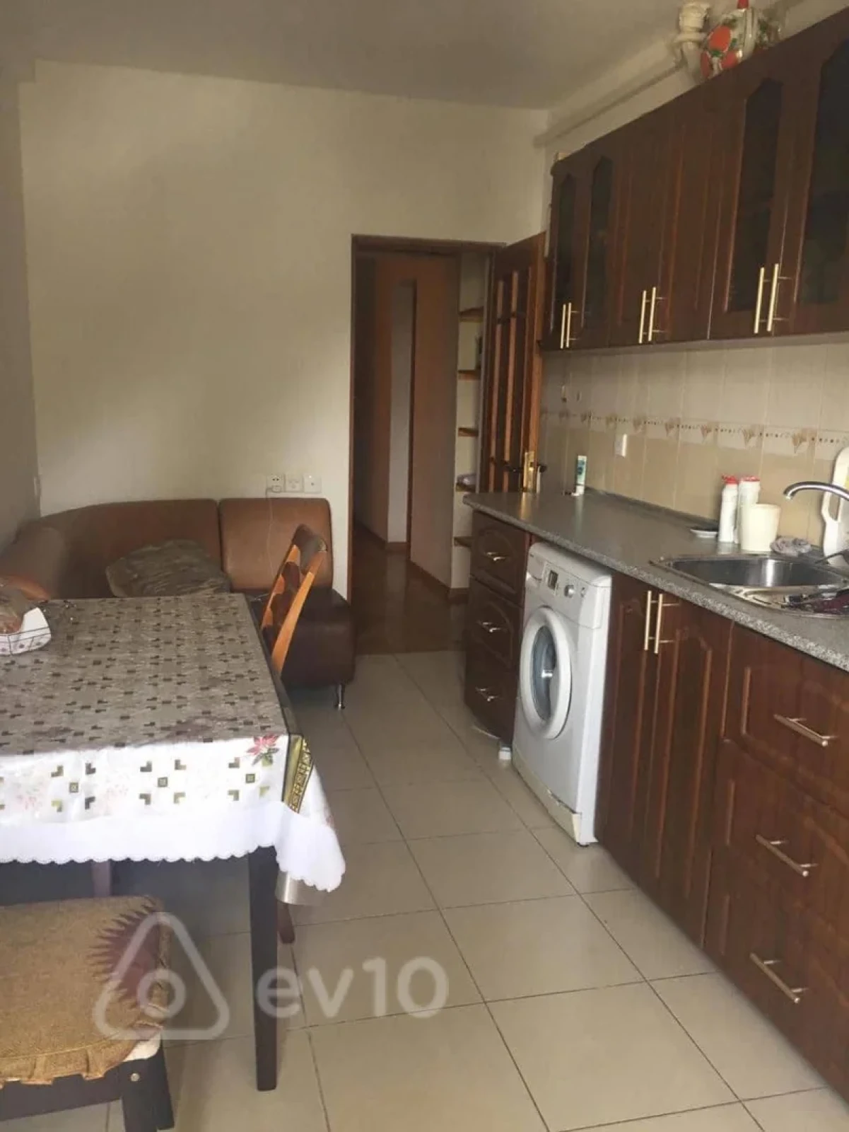 Kirayə verilir 3 otaqlı köhnə tikili 90 m²