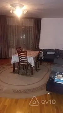 Kirayə verilir 3 otaqlı köhnə tikili 90 m² — Bakı, Nəsimi 3 otaq 90.00 m²