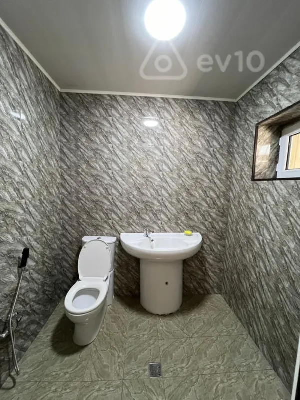 Satılır 3 otaqlı köhnə tikili 100 m²