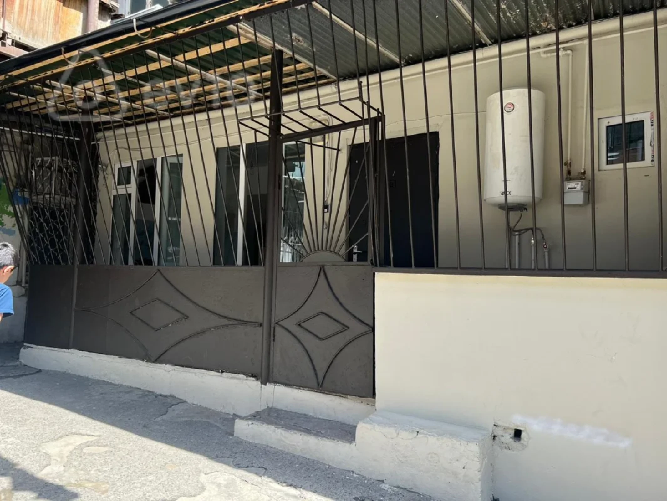 Satılır 3 otaqlı köhnə tikili 100 m²