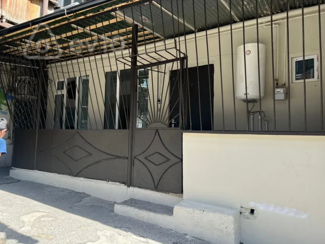 Satılır 3 otaqlı köhnə tikili 100 m²