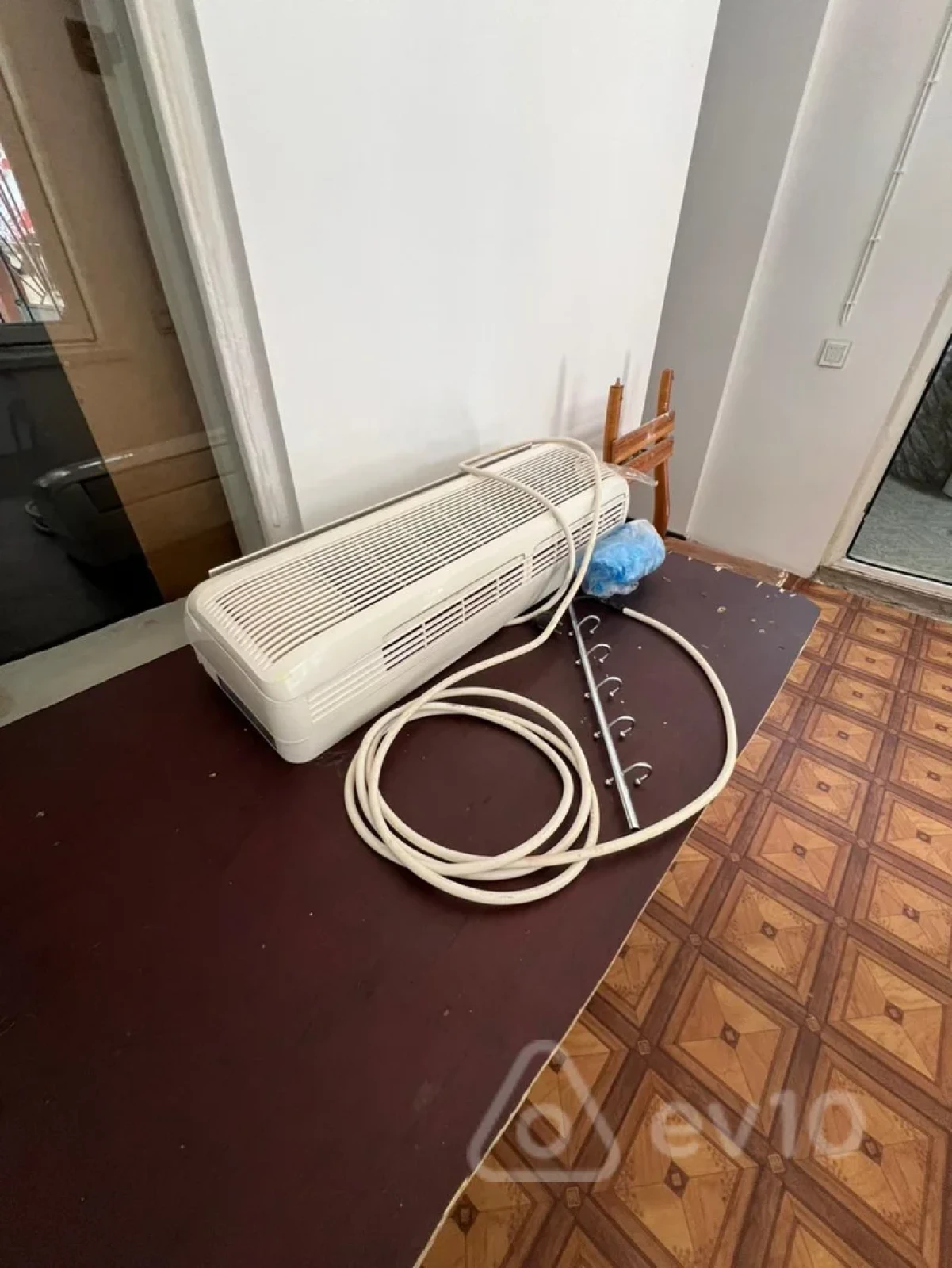 Satılır 3 otaqlı köhnə tikili 100 m²