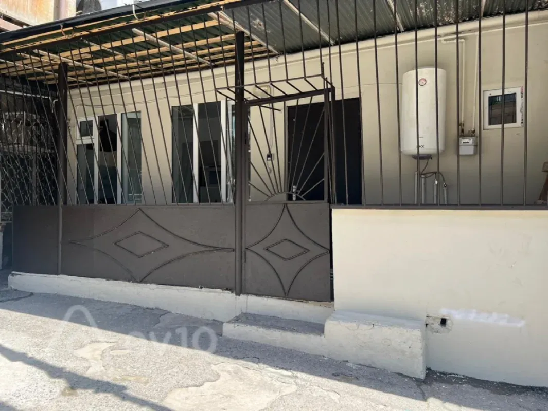 Satılır 3 otaqlı köhnə tikili 100 m²