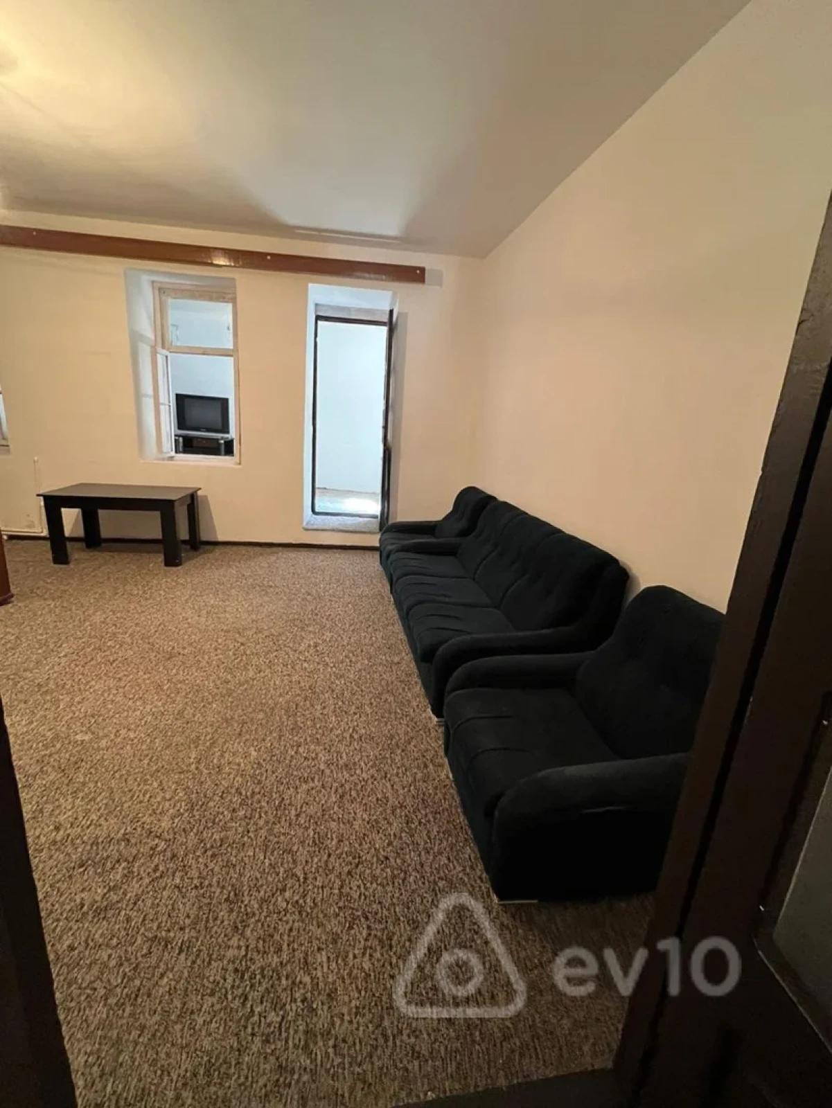 Satılır 3 otaqlı köhnə tikili 100 m²