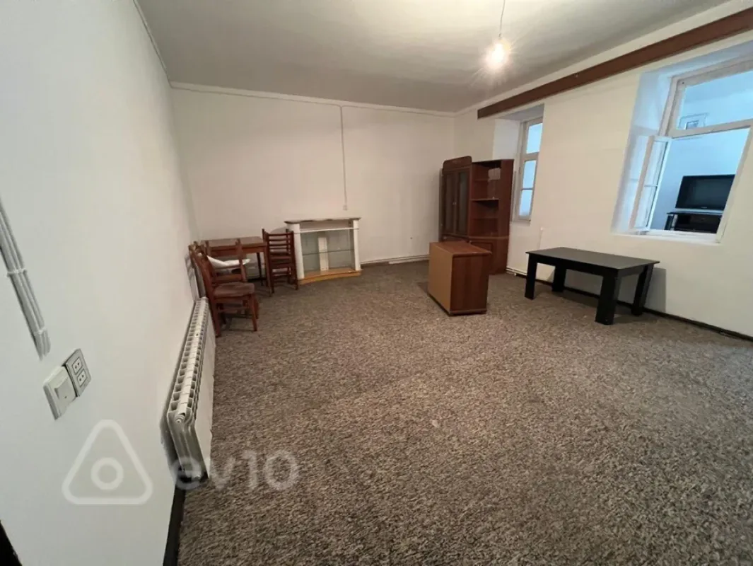 Satılır 3 otaqlı köhnə tikili 100 m²