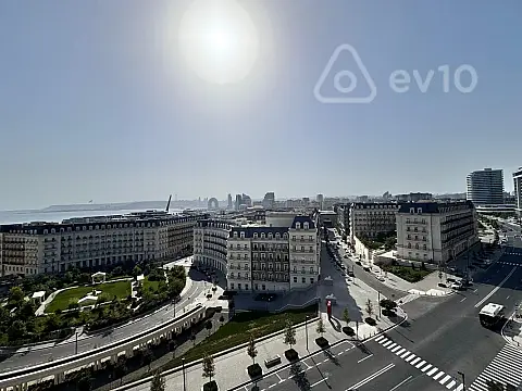 Satılır 4 otaqlı yeni tikili 220 m²