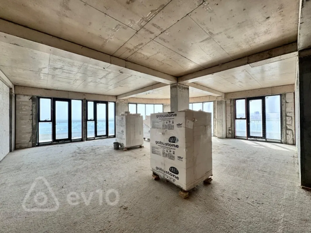 Satılır 4 otaqlı yeni tikili 220 m²