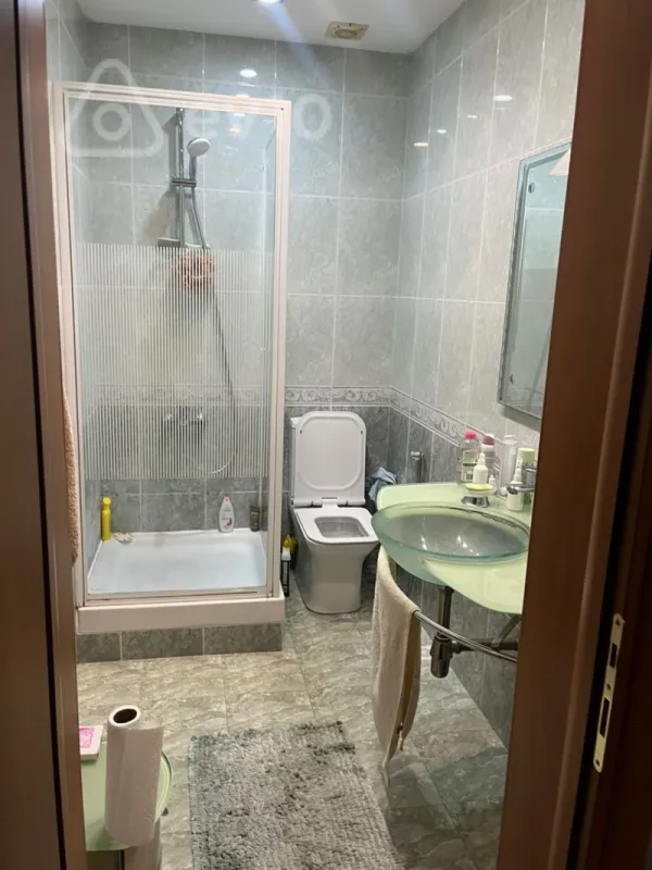 Kirayə verilir 4 otaqlı yeni tikili 185 m²