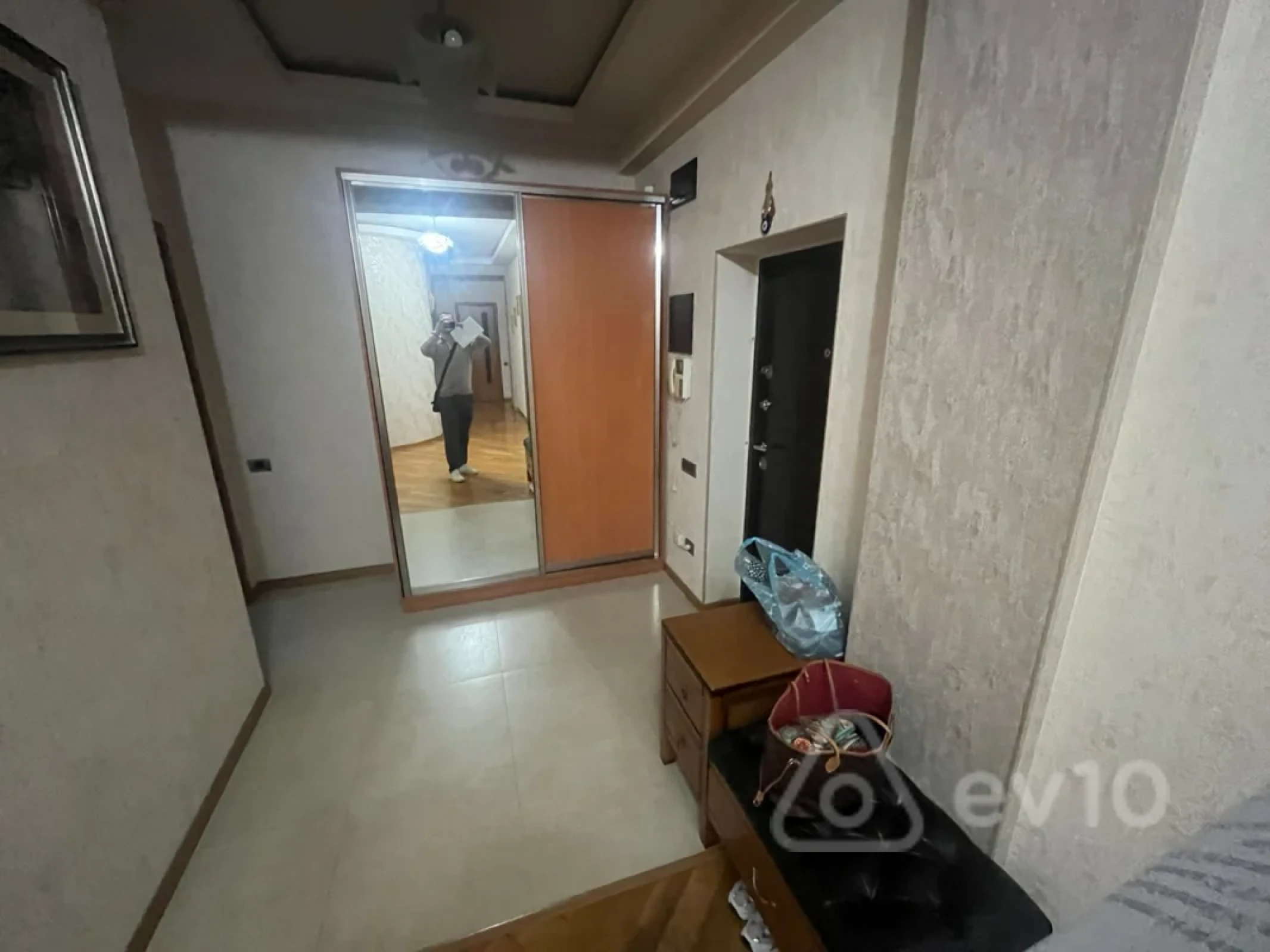 Kirayə verilir 4 otaqlı yeni tikili 185 m²