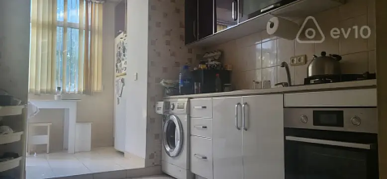 Satılır 3 otaqlı köhnə tikili 80 m²