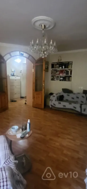 Satılır 3 otaqlı köhnə tikili 80 m²