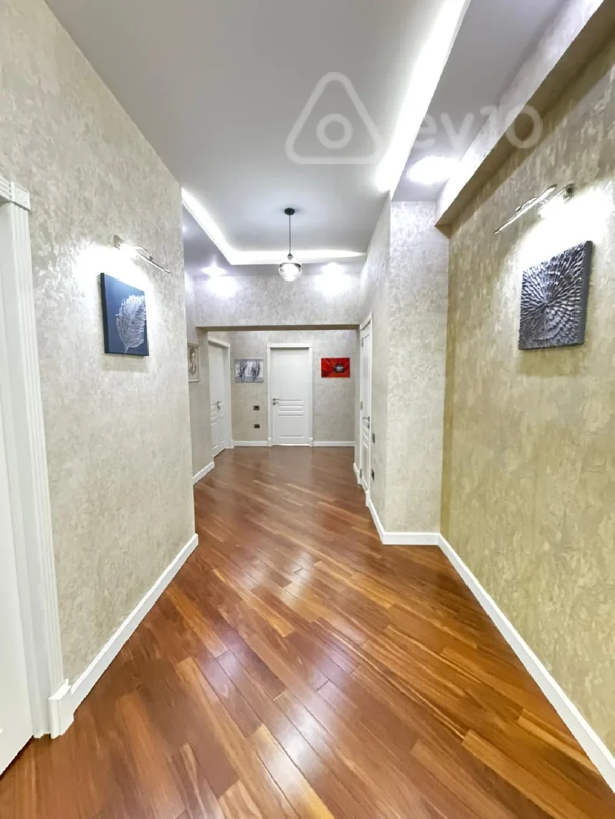 Kirayə verilir 3 otaqlı yeni tikili 150 m²
