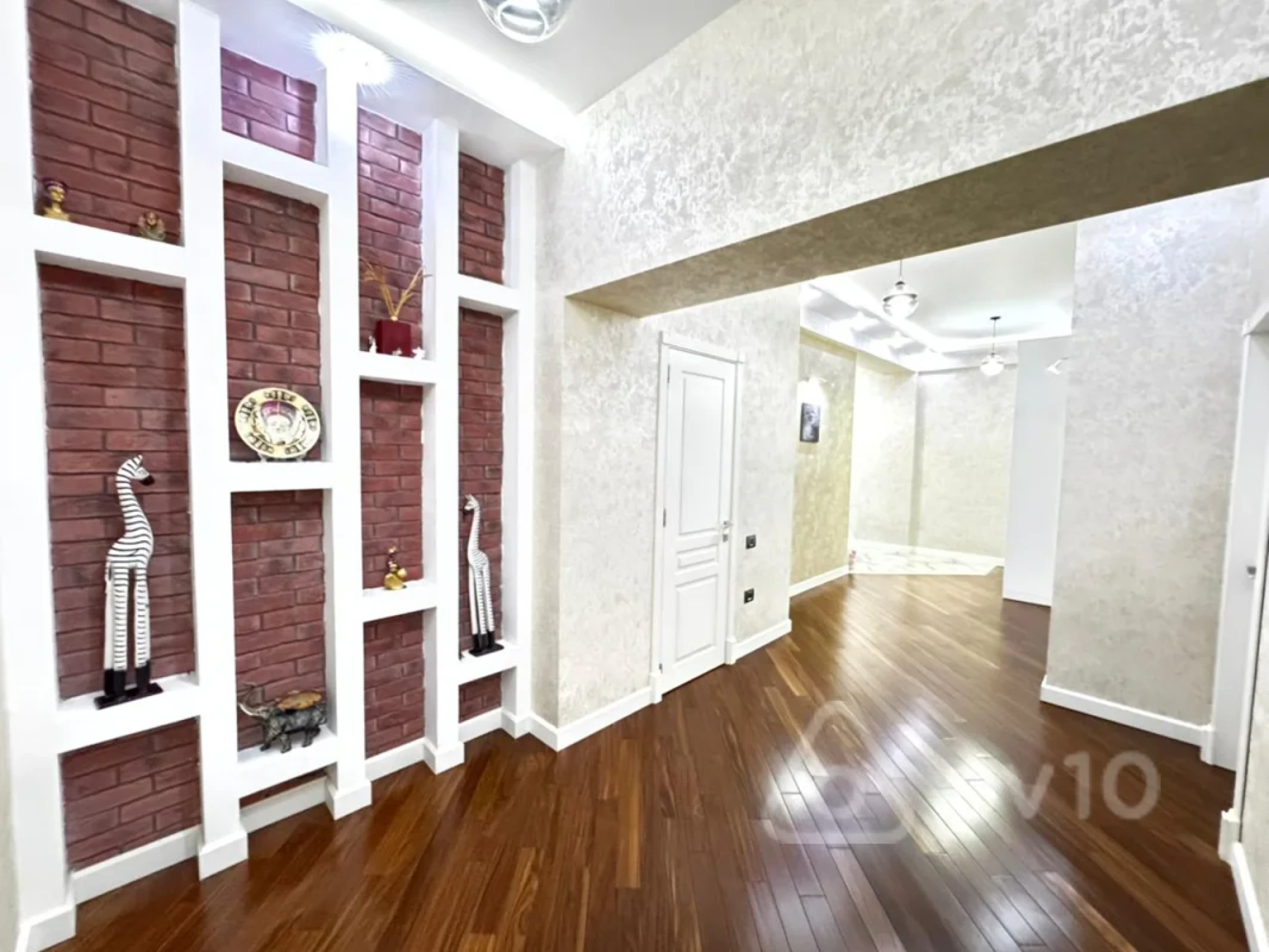 Kirayə verilir 3 otaqlı yeni tikili 150 m²