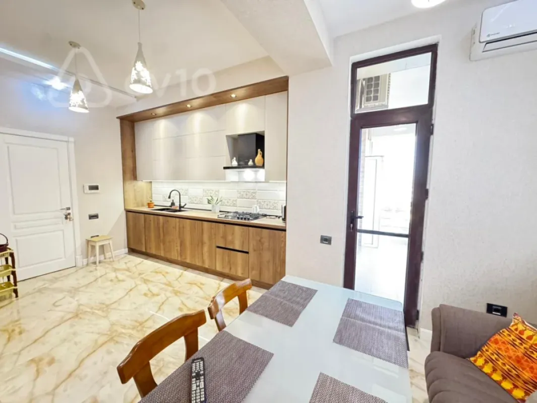 Kirayə verilir 3 otaqlı yeni tikili 150 m²