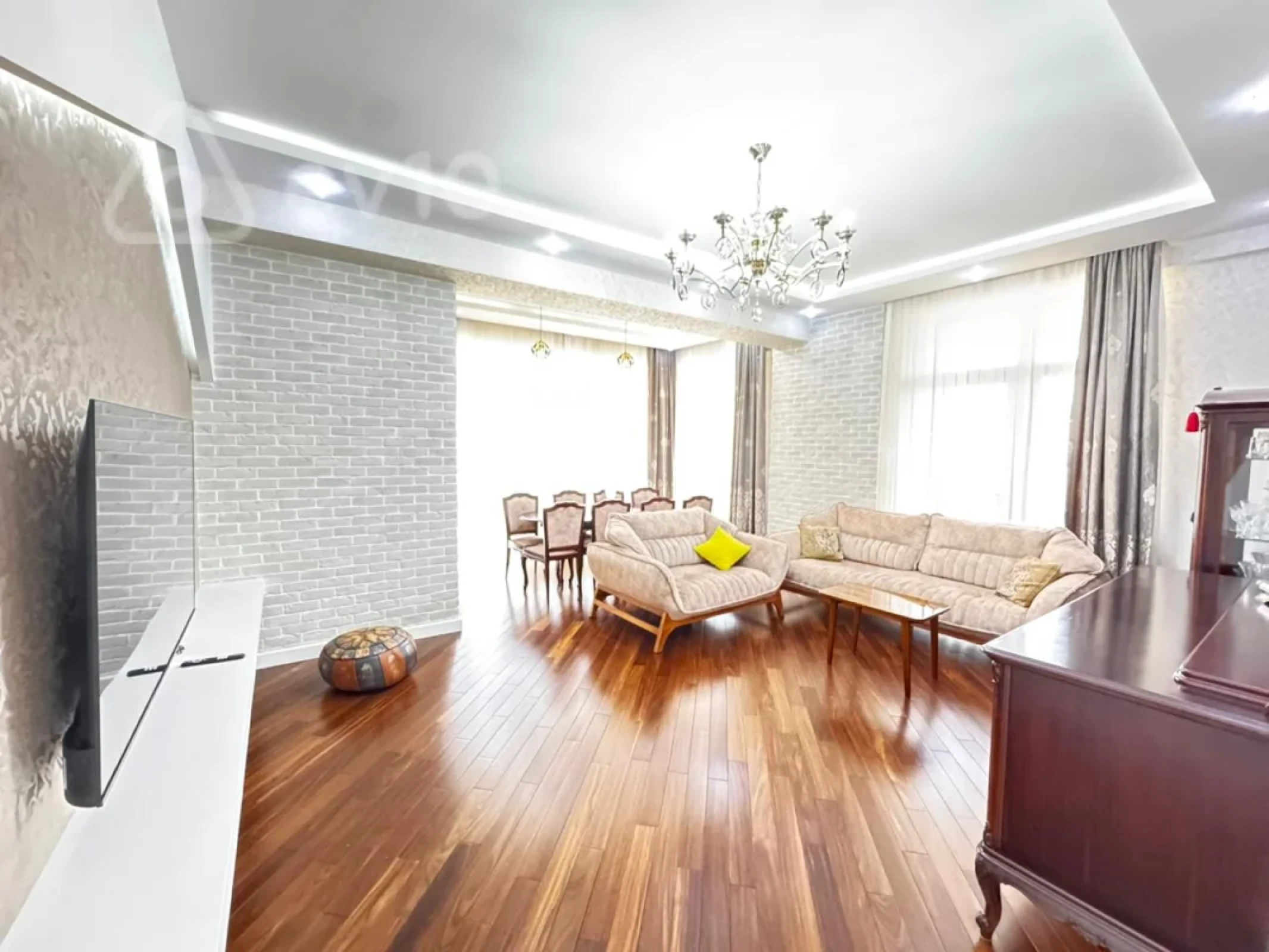 Kirayə verilir 3 otaqlı yeni tikili 150 m²